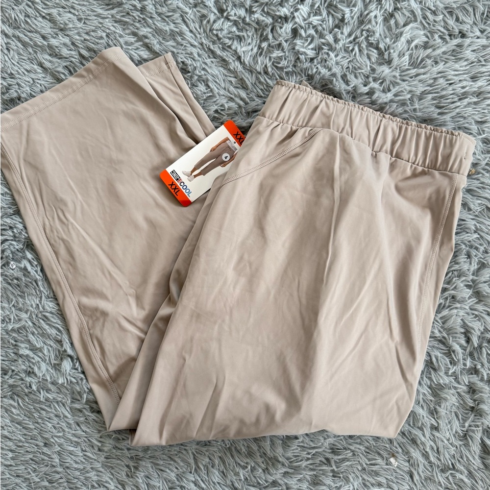 32 Degrees Women's Light Tan Capris